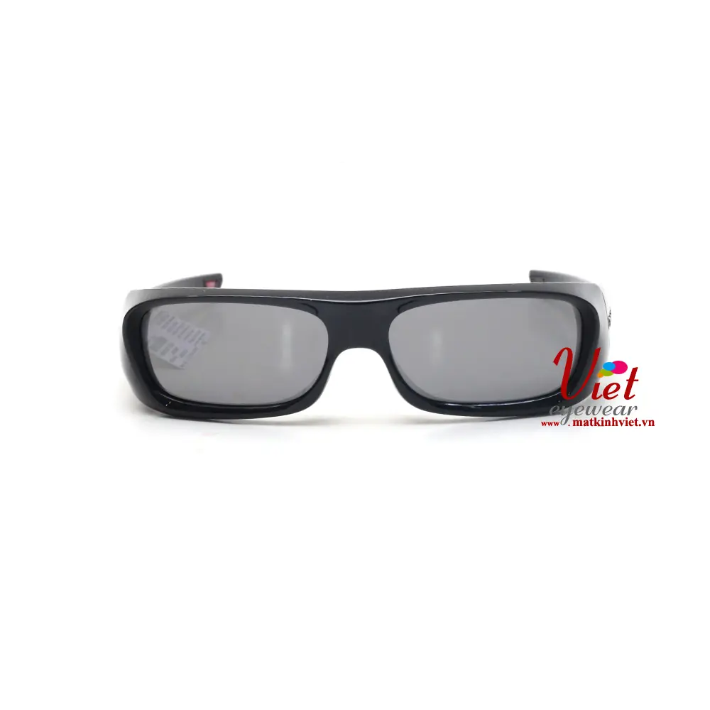 Kính mát Oakley OO9520 01