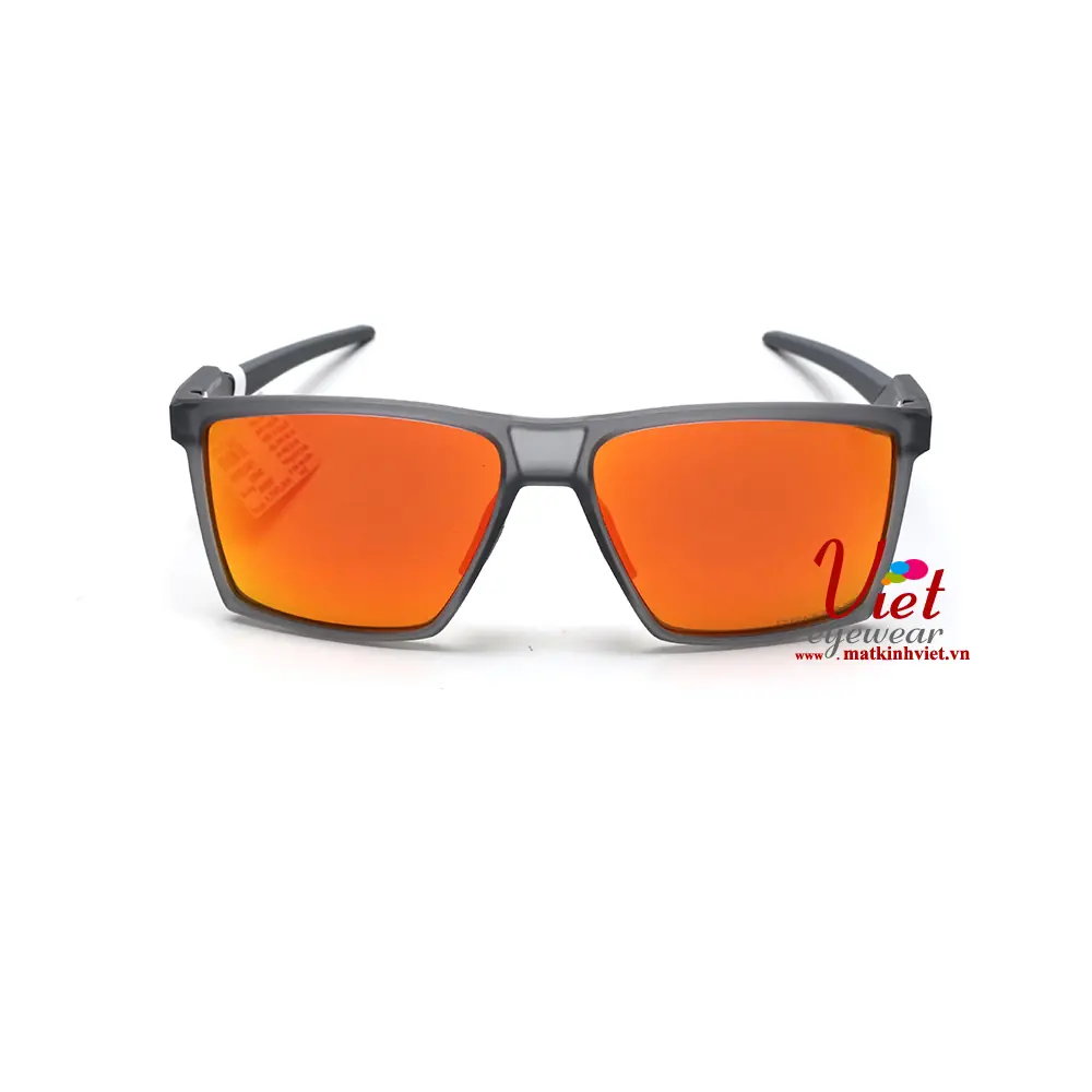 Kính mát Oakley OO9482 04